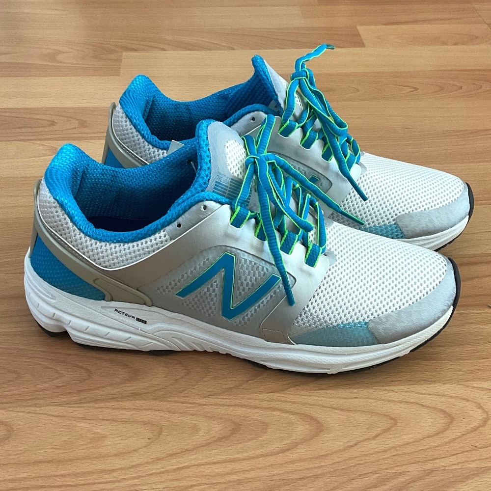 New Balance Women’s Running Course Sneakers Size 8 [New]